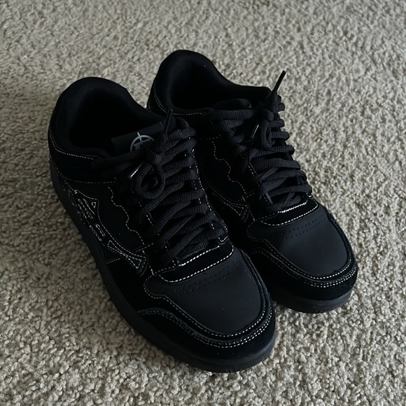 Vicinity shoes, size 4.5 in men’s, worn once - Picture 3 of 3